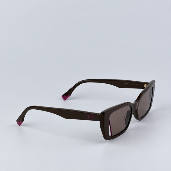 Fendi Women BRAND NEW Sunglasses Truffle Light Brown Geometric FE40032I 50E - Picture 4 of 9